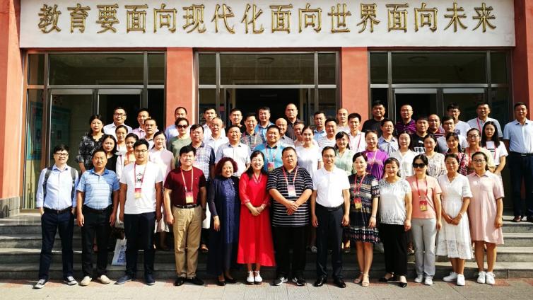 東联教育《全国中小学校长科研与管理能力提升高级研修班》在京召开